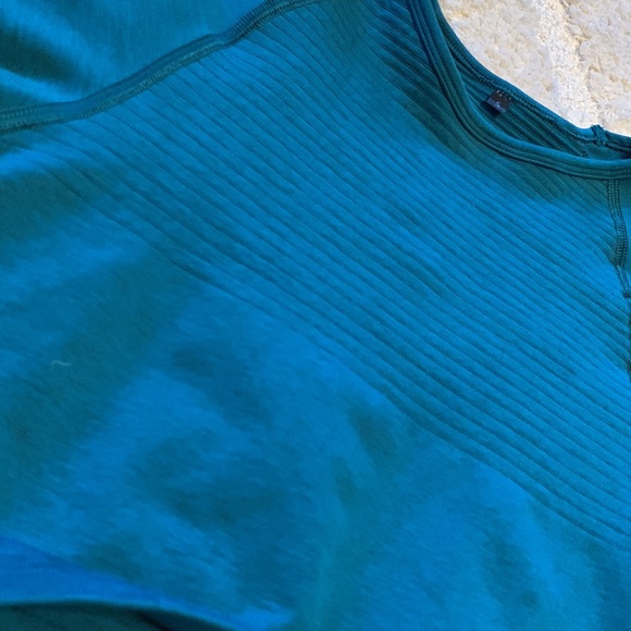 Alphalete Revival Crop Top in Teal - Picture 5 of 7